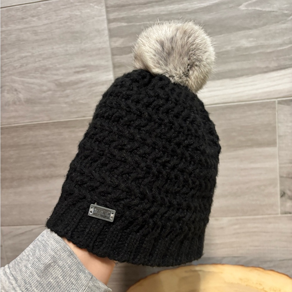 BULA genuine fur pompom knit hat / beanie / tuque